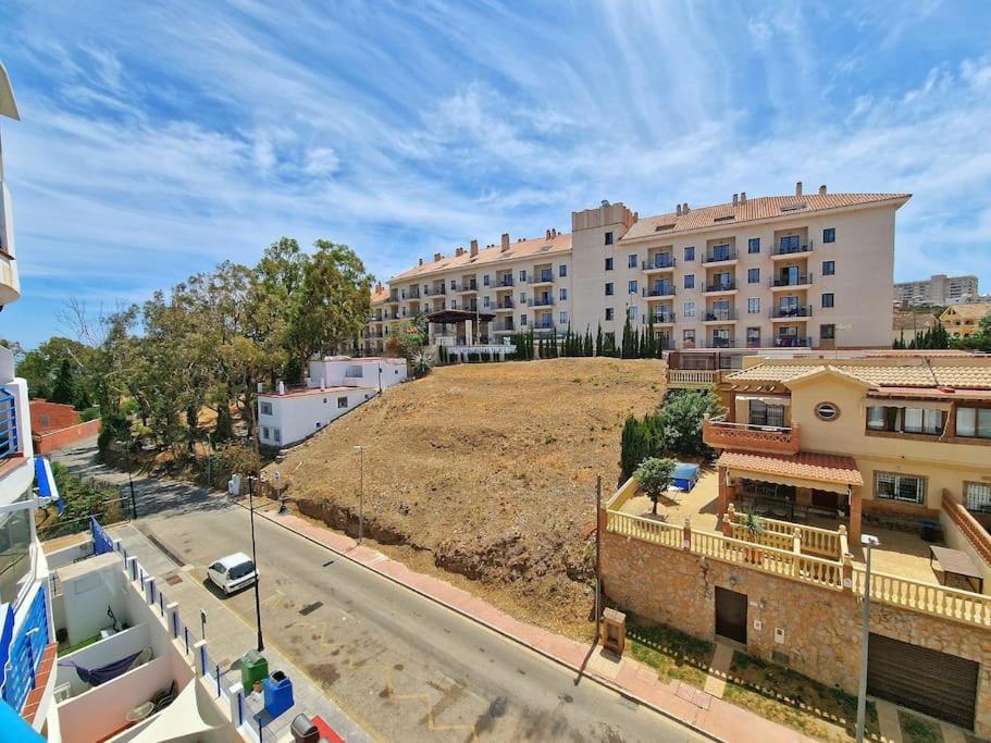 Acogedor Piso Con Terraza Y Parking! Apartment Benalmádena Exterior foto