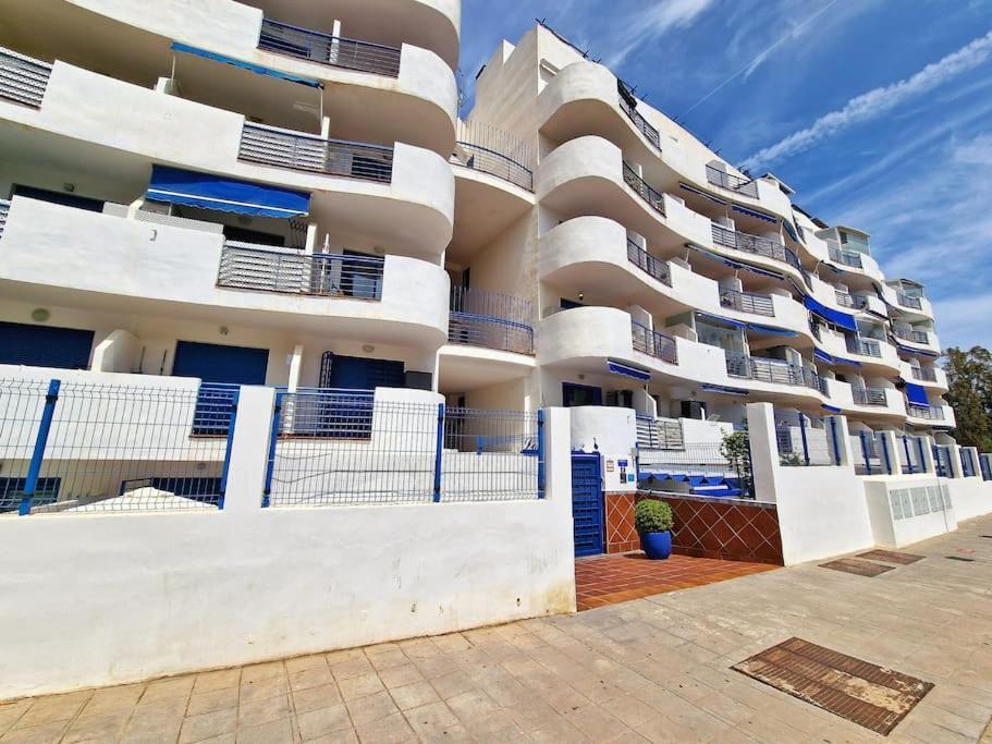 Acogedor Piso Con Terraza Y Parking! Apartment Benalmádena Exterior foto